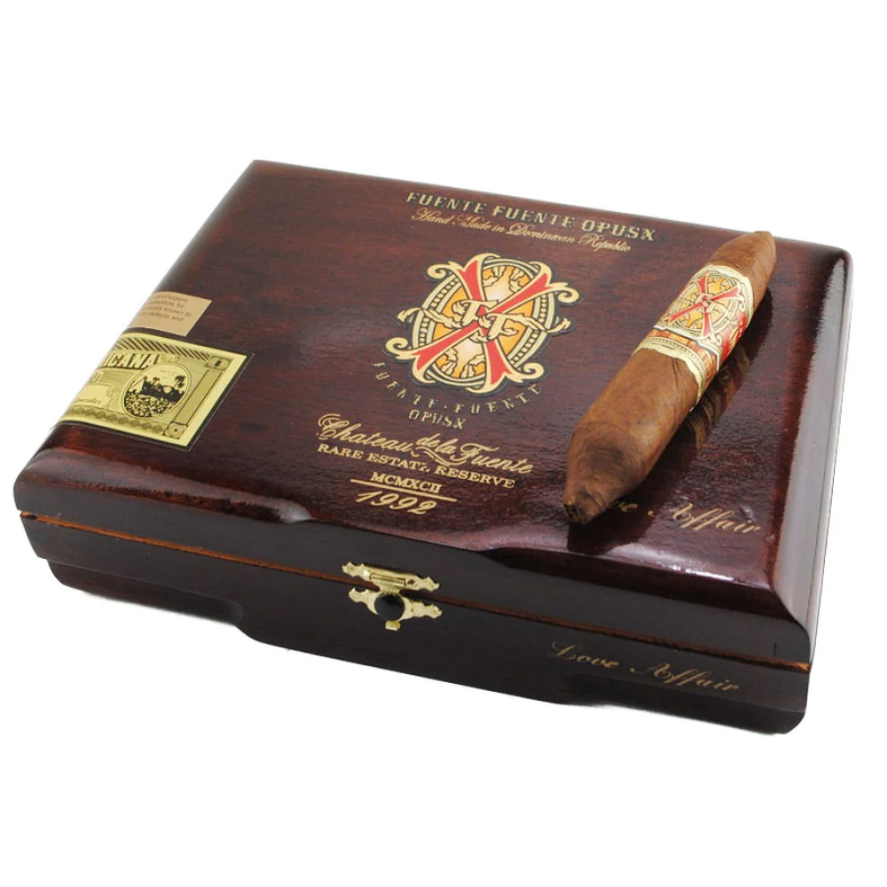Arturo Fuente OpusX Love Affair Cigar - Image 3