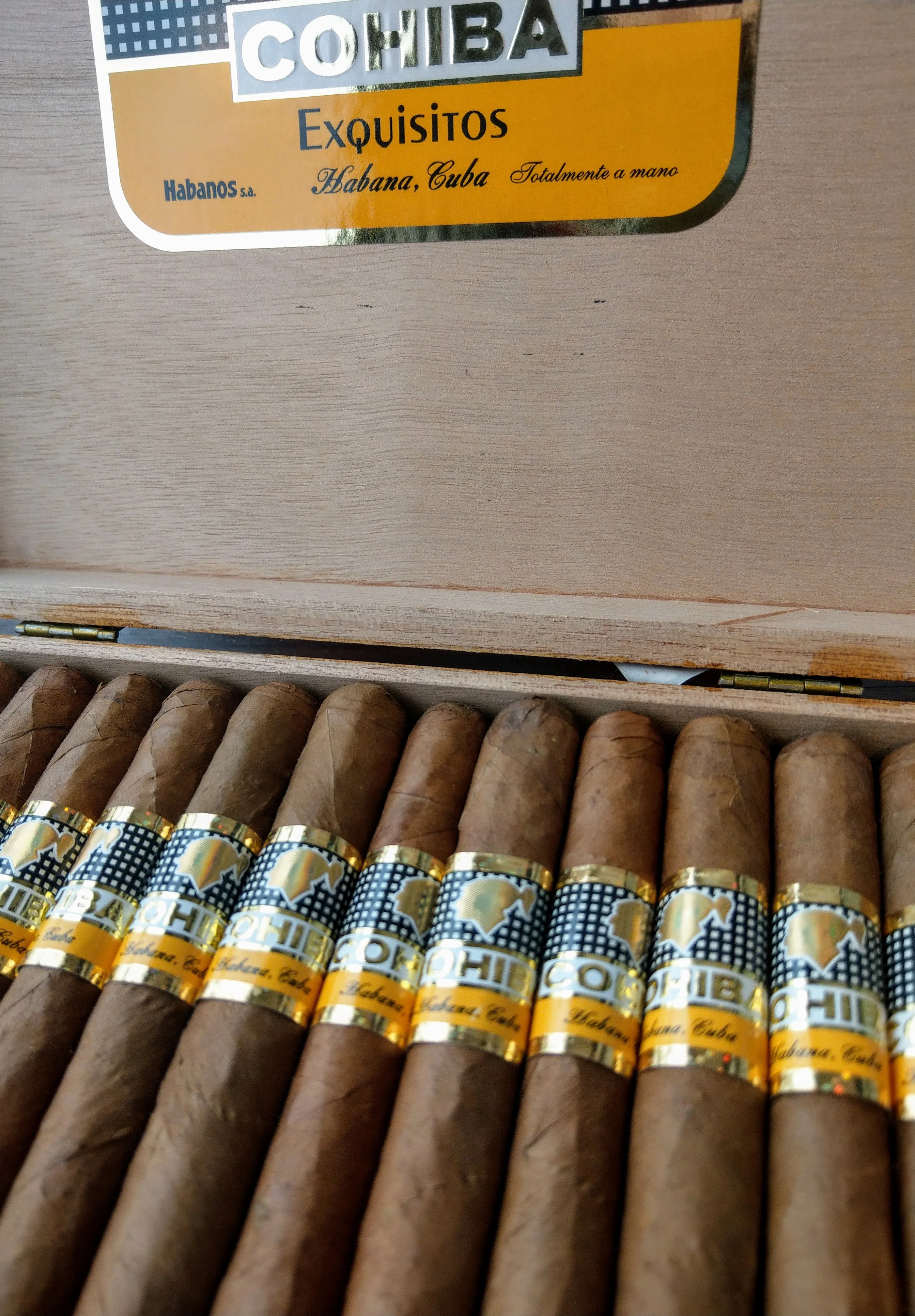Cohiba Exquisitos Cigar - Image 3
