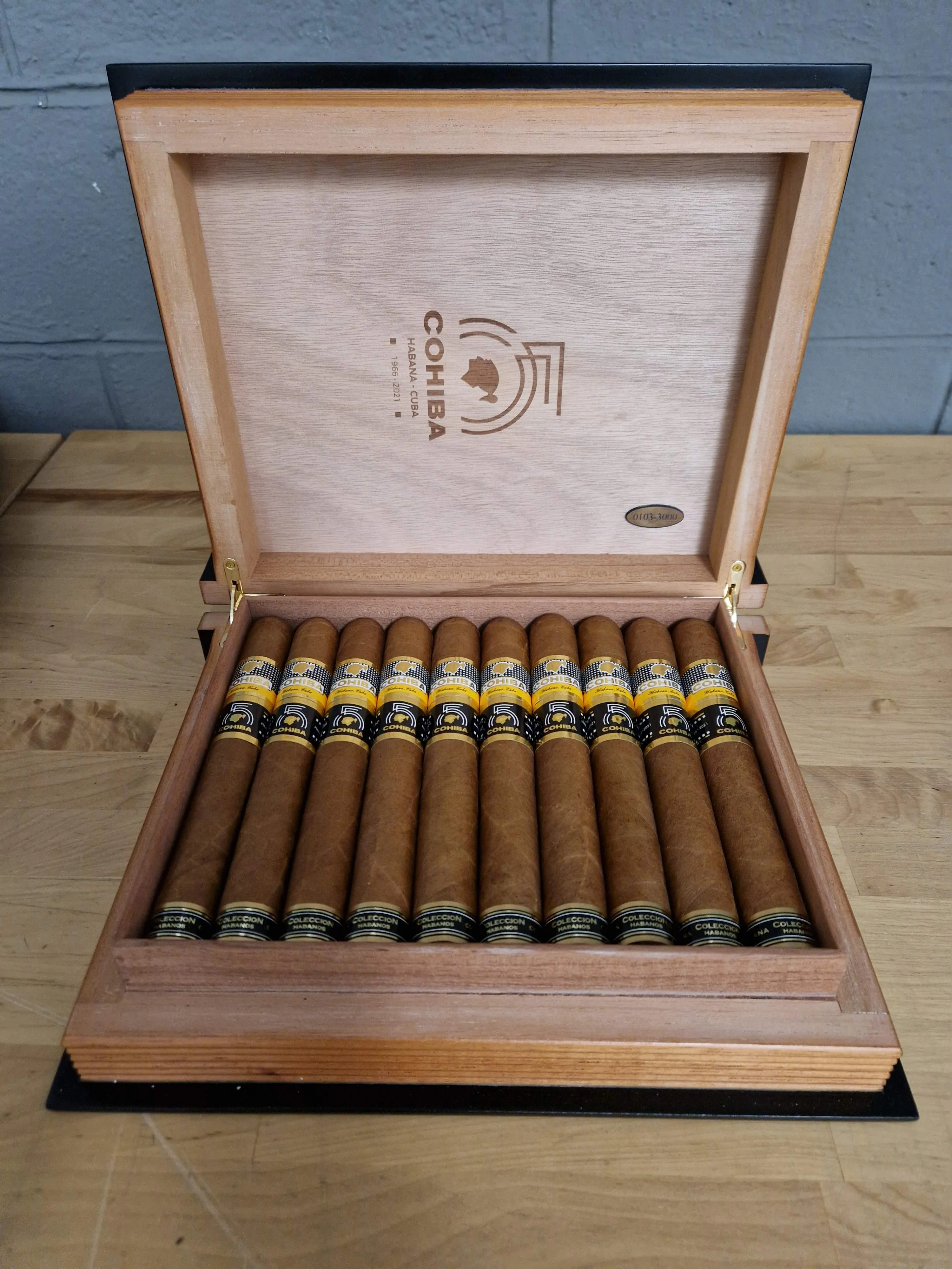 Cohiba Ideales - Colección Habanos Edición 2021 Book - Image 8