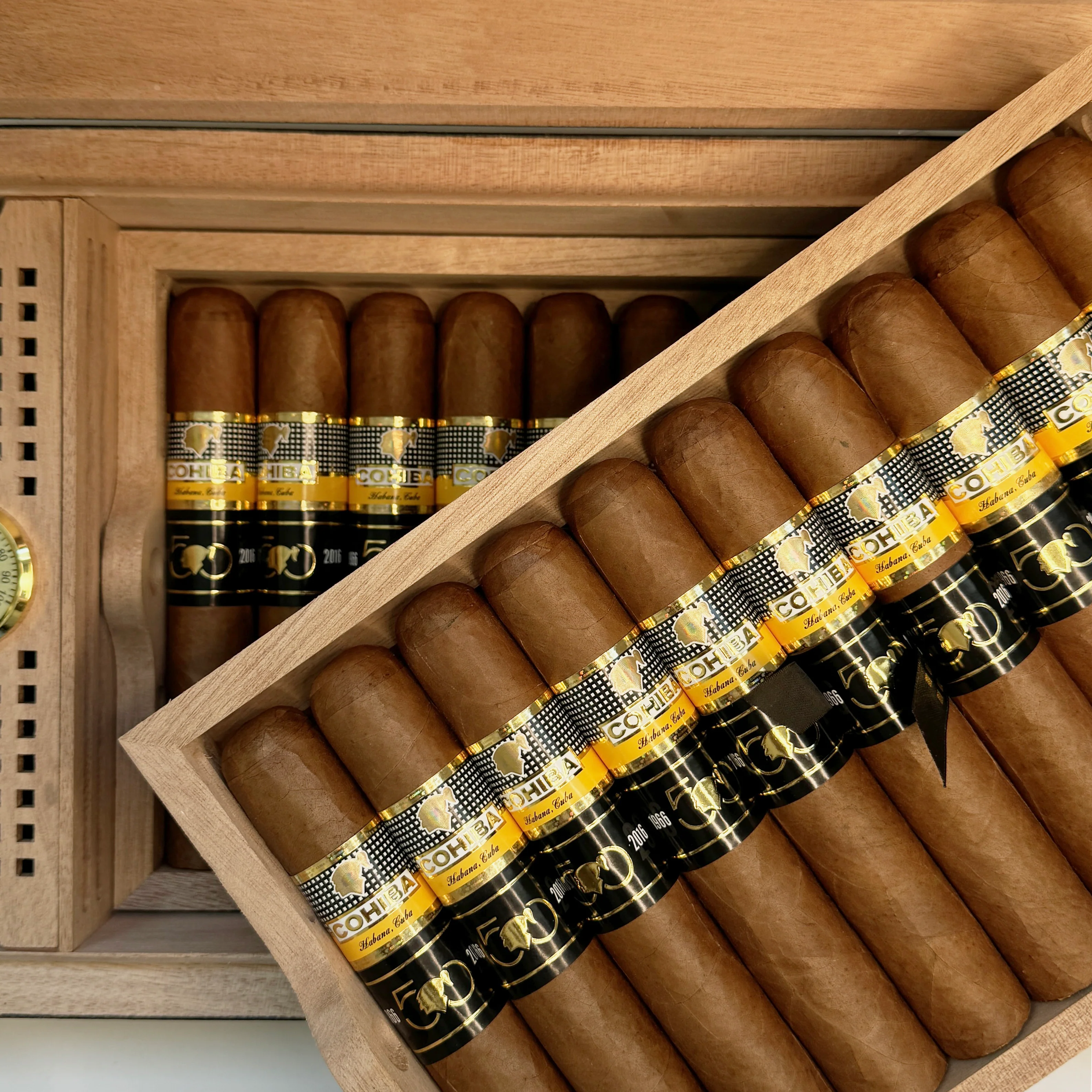 Cohiba Majestuosos 1966 - 50 Aniversario Humidor - Image 10