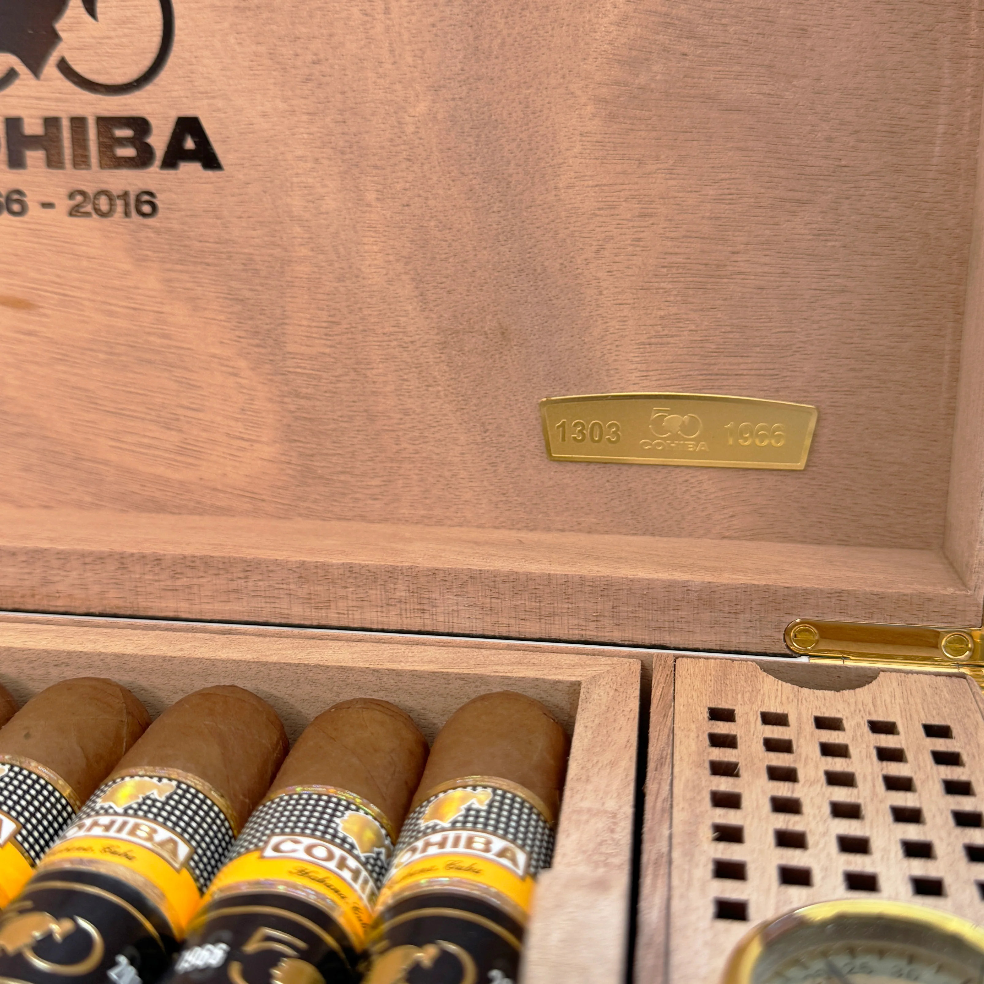 Cohiba Majestuosos 1966 - 50 Aniversario Humidor - Image 6