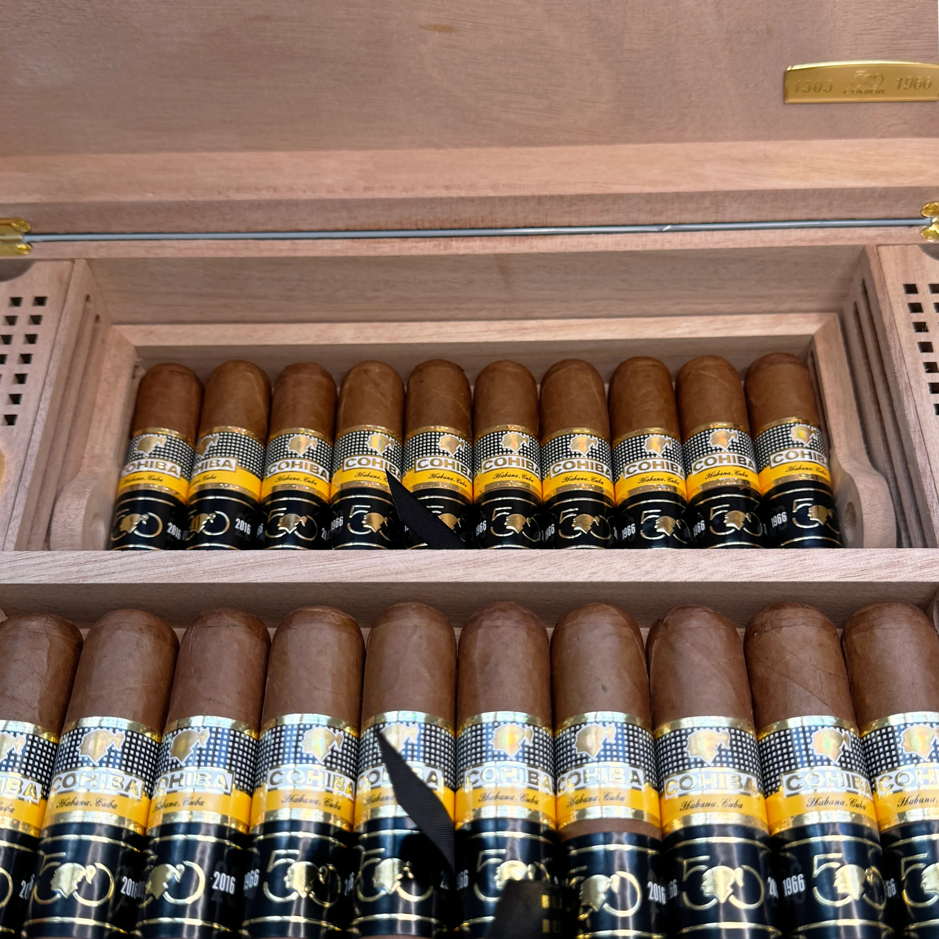 Cohiba Majestuosos 1966 - 50 Aniversario Humidor - Image 8