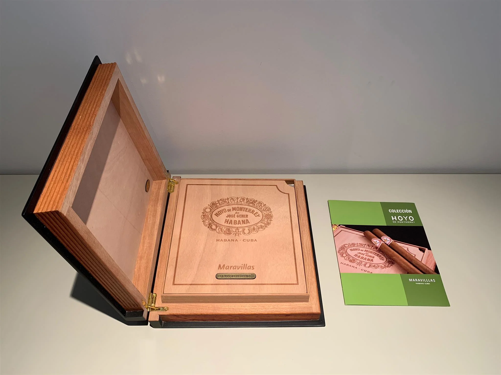 Hoyo de Monterrey Maravillas - Colección Habanos 2015 Book - Image 4