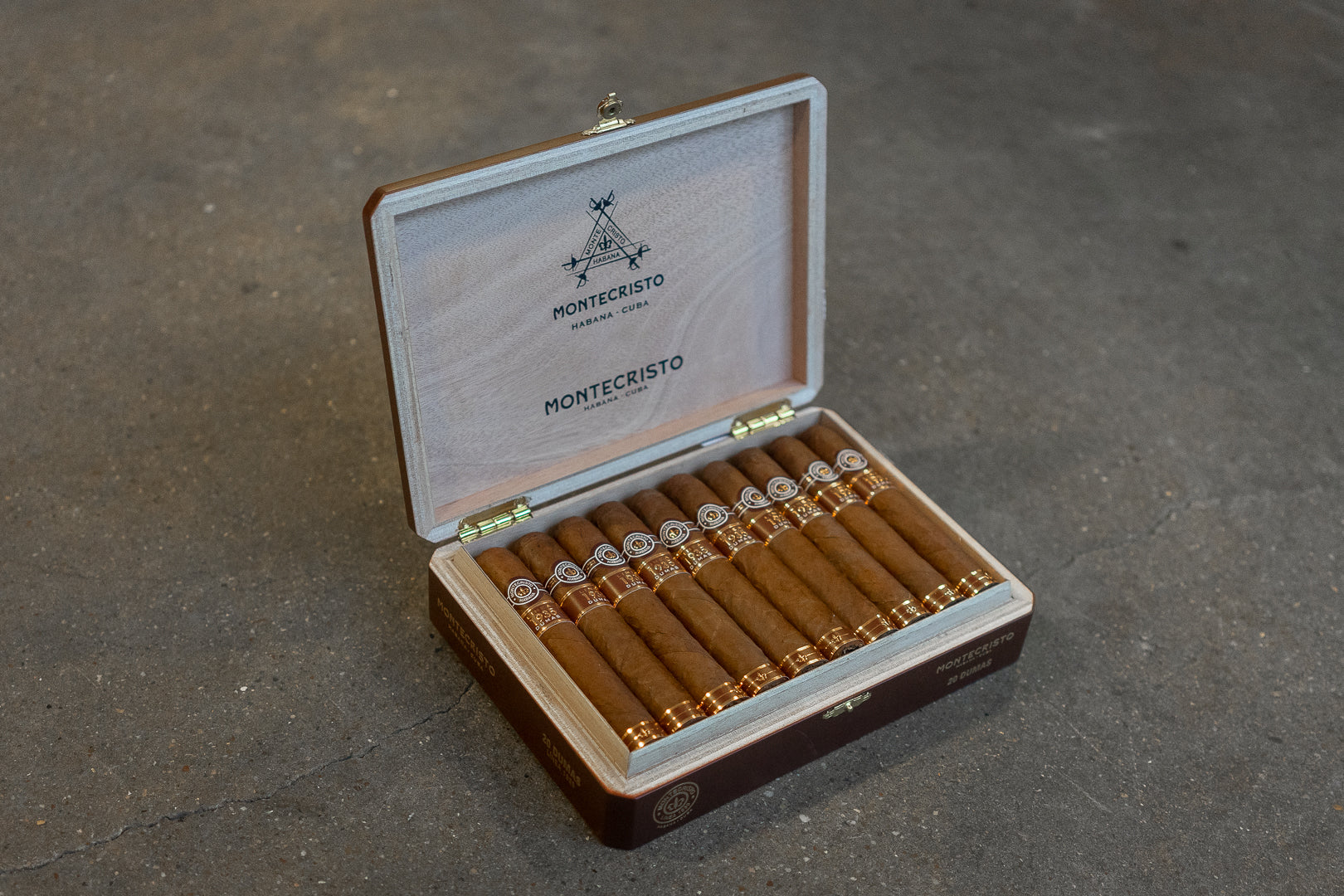 Montecristo Linea 1935 Dumas Cigar - Image 3
