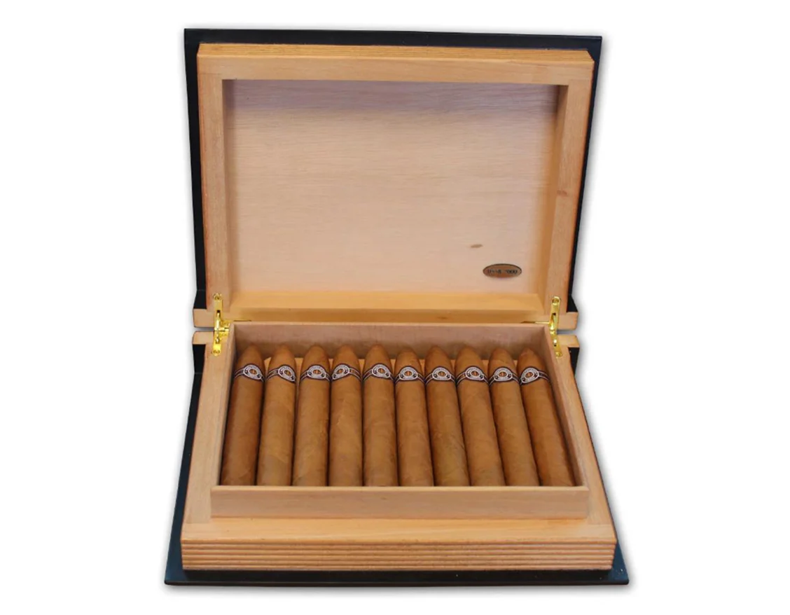 Montecristo Gran Pirámides - Colección Habanos Edición 2017 Book - Image 3
