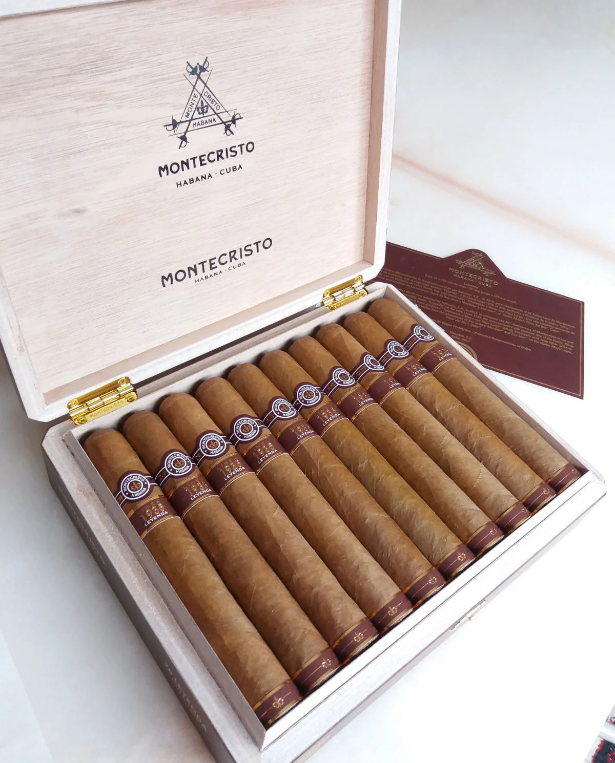 Montecristo Linea 1935 Leyenda Cigar - Image 3